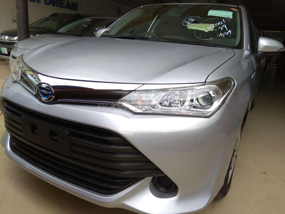 Toyota Corolla Axio 2016 for Sale in Lahore Image-1