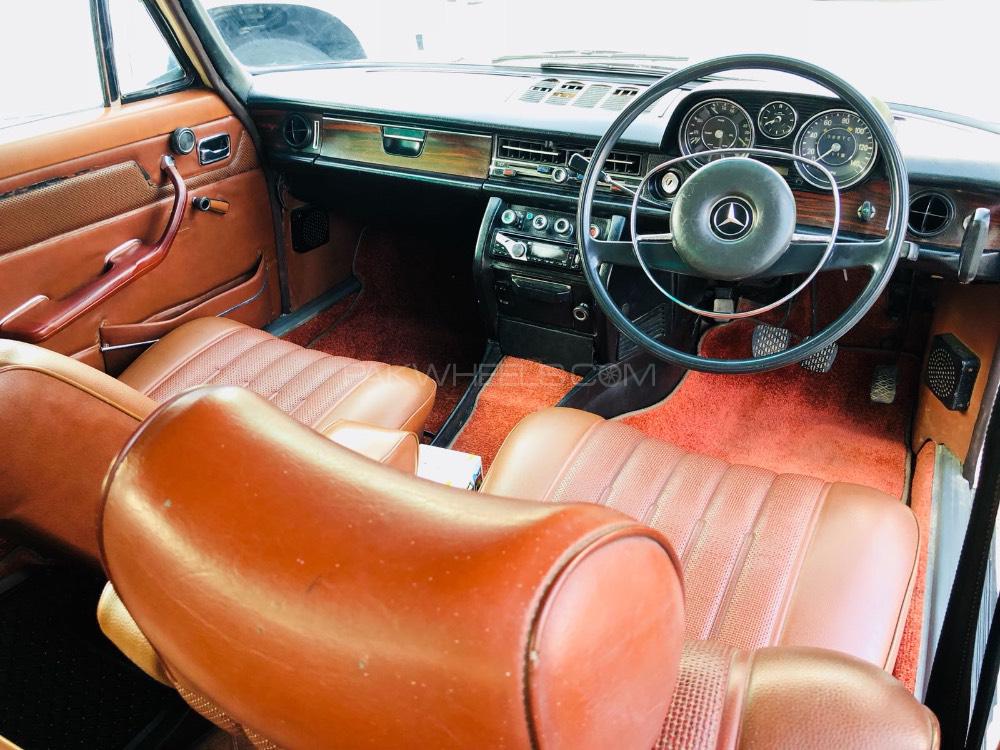 Mercedes Benz E Class 1973 for Sale in Lahore Mercedes Benz E Class 1973 for Sale in Lahore Image-8