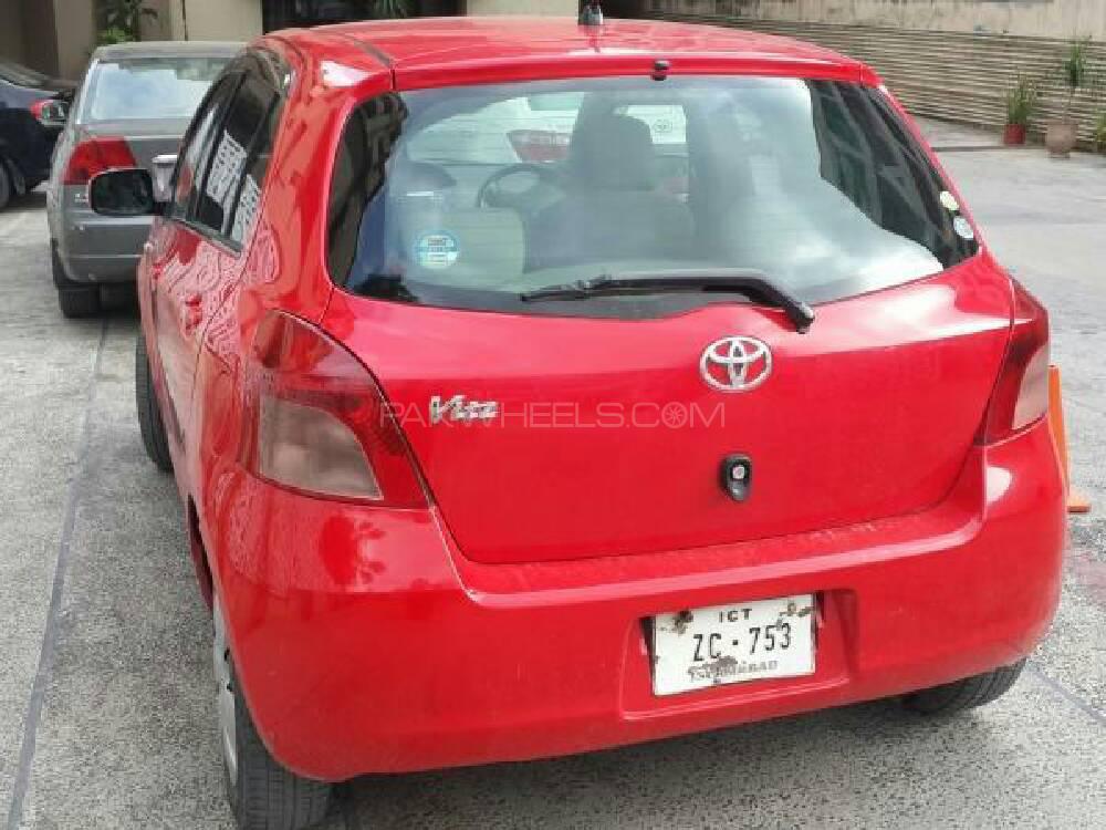 Toyota Vitz 2011 for Sale in Mardan Image-1