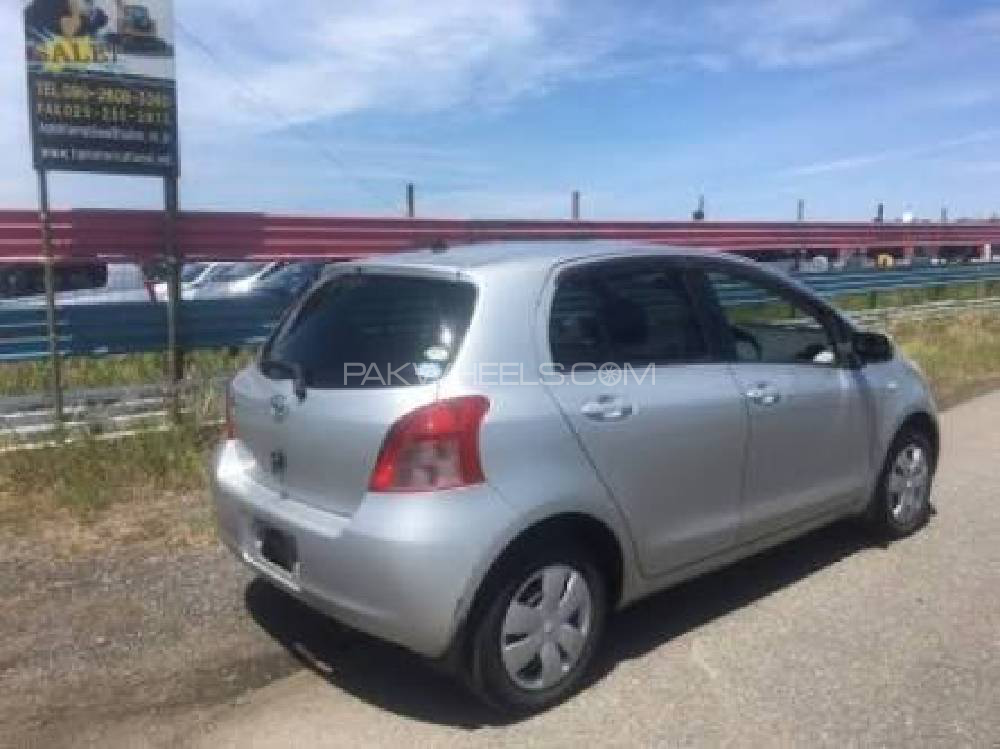 Toyota Yaris 2005 for Sale in Lahore Image-1
