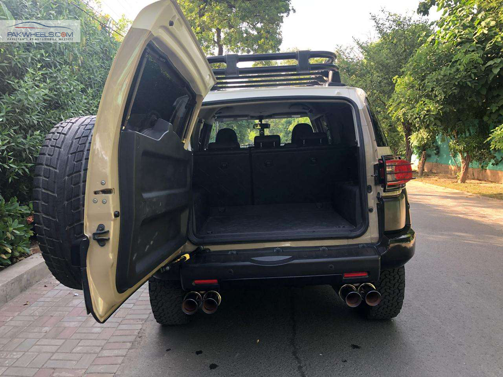 Toyota Fj Cruiser 2011 for Sale in Lahore Toyota Fj Cruiser 2011 for Sale in Lahore Image-14
