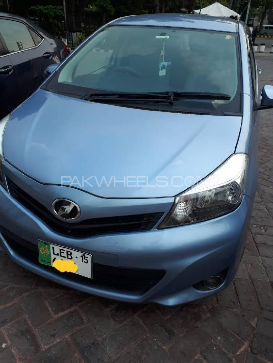 Toyota Vitz 2011 for Sale in Layyah Image-1