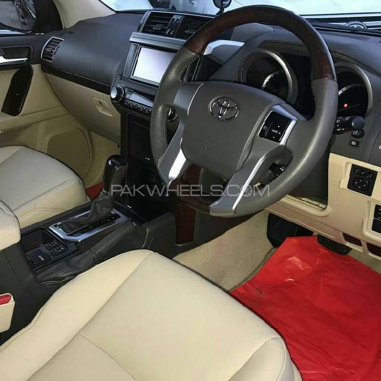 Leather and electric power seats plus sunroof