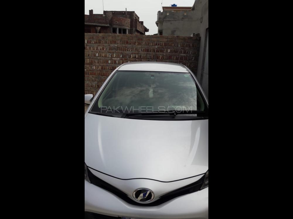 Toyota Vitz 2017 for Sale in Gujrat Image-1