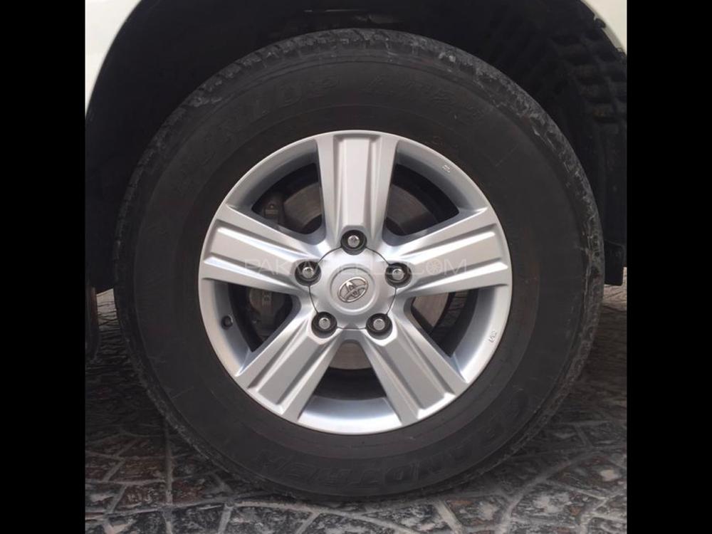 18 inch original Japanese 18 inch alloys Dunlop tyre 285/60/18....excellent condition...we install 2018 rims... Image-1