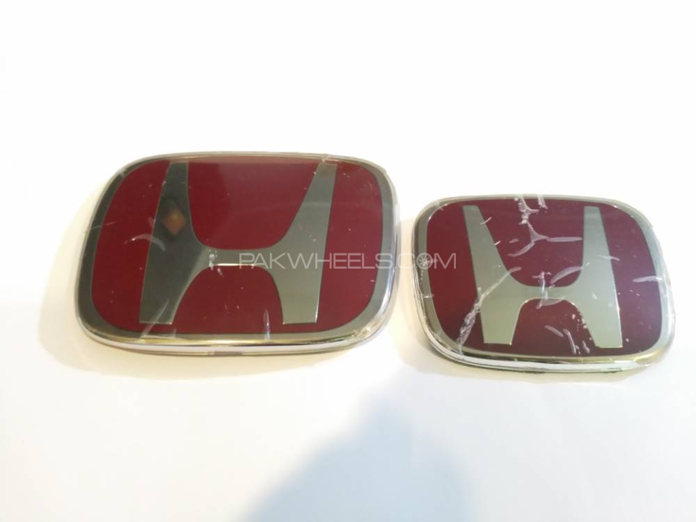 Honda Civic Red Emblem/Logo Image-1