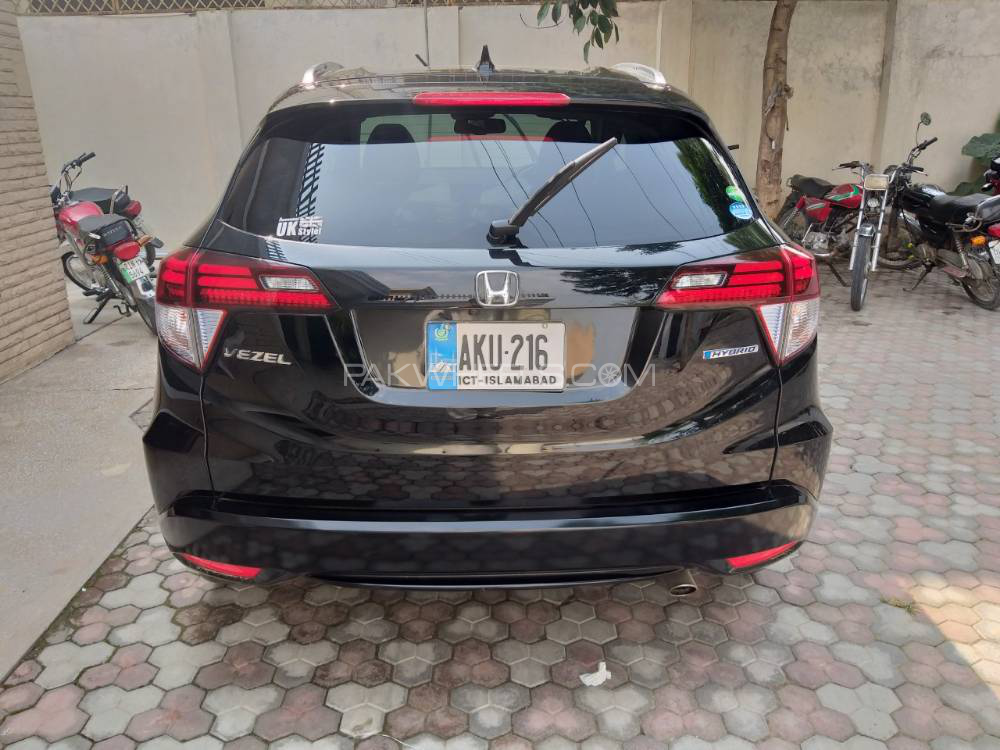 Honda Vezel 2015 for Sale in Rawalpindi Image-1