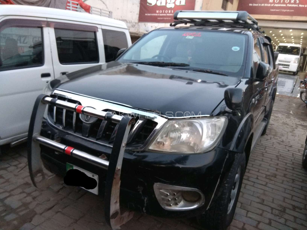 Toyota Hilux 2010 for Sale in Gujranwala Image-1
