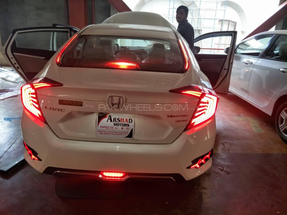 Honda Civic back lights Image-1