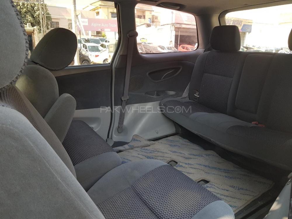 Toyota Estima 2003 for Sale in Karachi Toyota Estima 2003 for Sale in Karachi Image-9