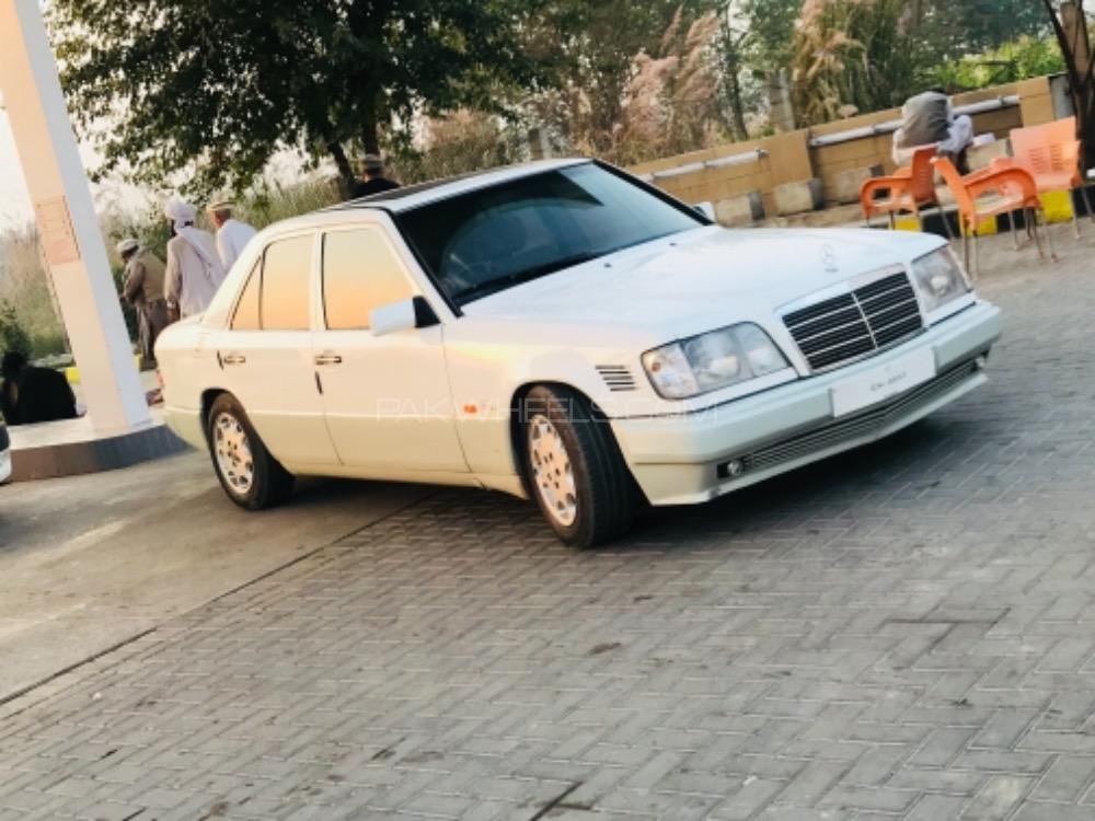 Mercedes Benz E Class 1995 for Sale in Islamabad Image-1