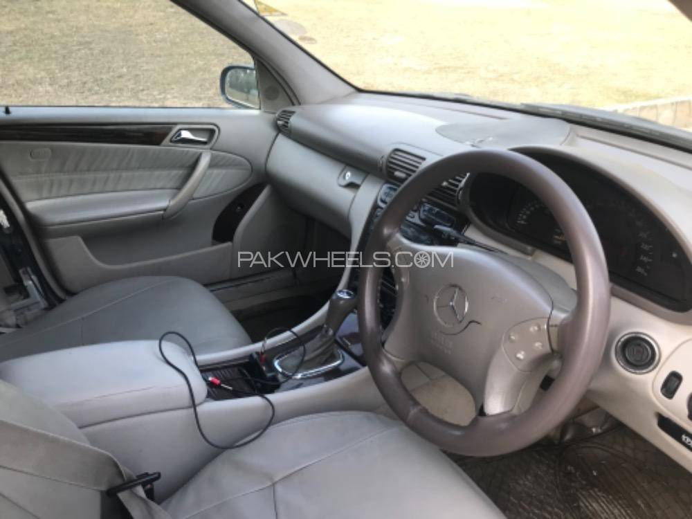 Mercedes Benz C Class Estate 2003 for Sale in Islamabad Image-1