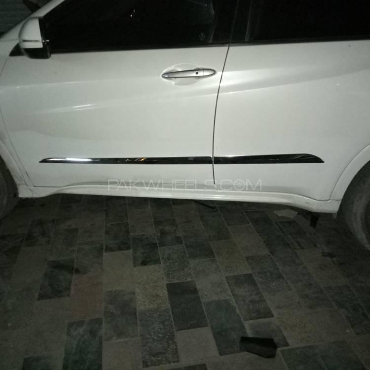 CHROME DOOR MOLDING For Cars in Lahore Image-1