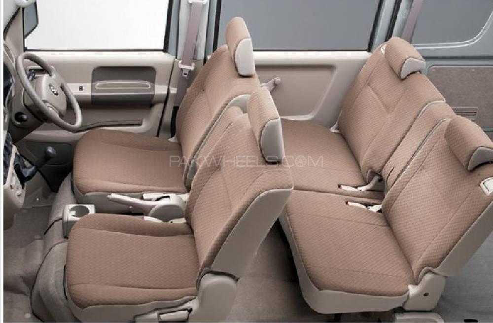 Suzuki every sufa seats Image-1