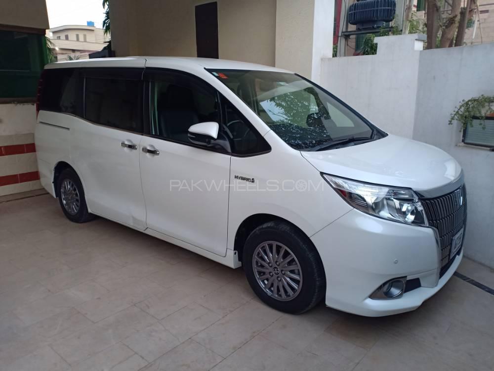 Toyota Esquire 2014 for Sale in Lahore Image-1