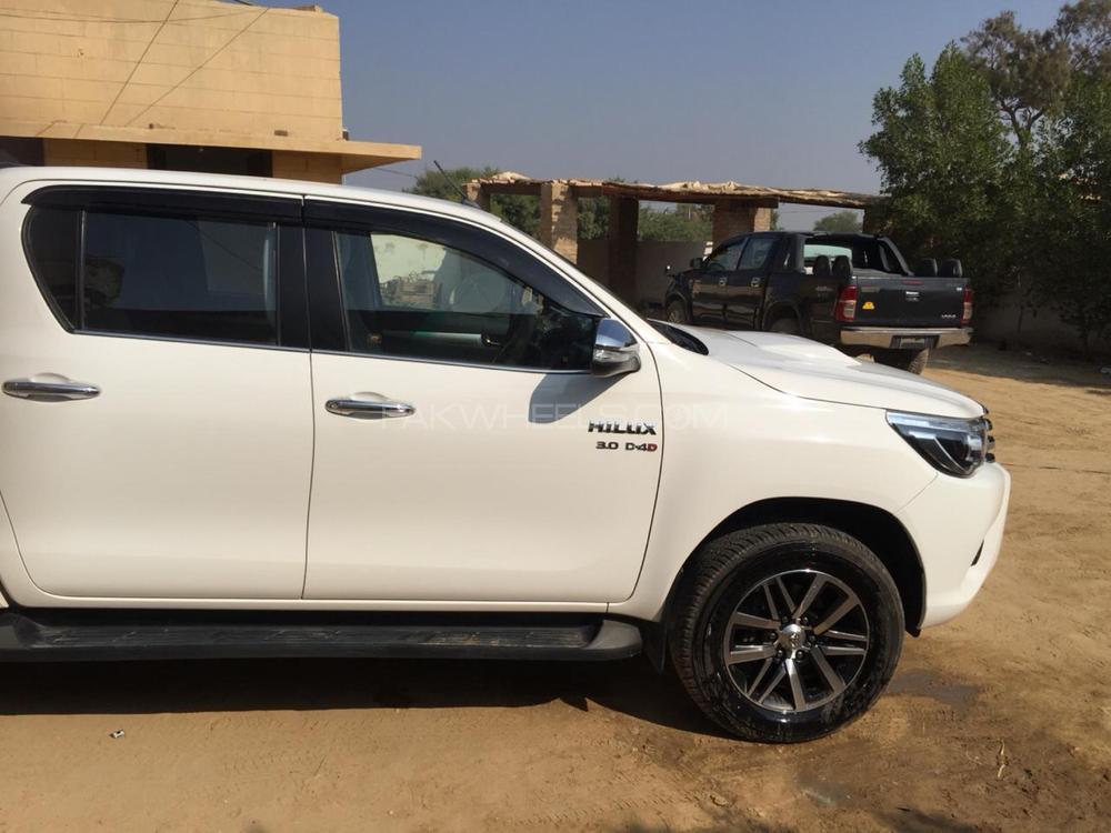 Toyota Hilux 2017 for Sale in Karachi Toyota Hilux 2017 for Sale in Karachi Image-6