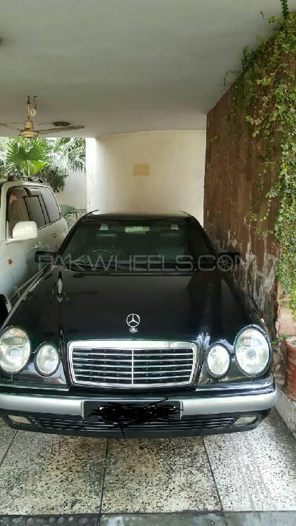 Mercedes Benz E Class 1998 for Sale in Faisalabad Image-1
