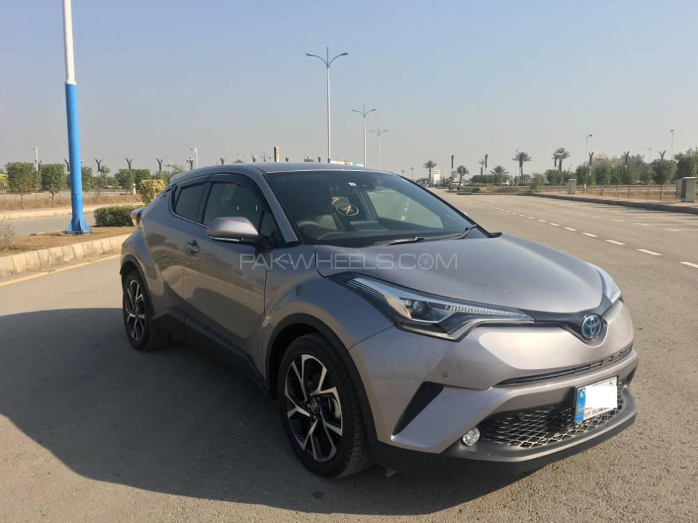Toyota C Hr 1 8 Hybrid 2017 For In Abad Pakwheels Toyota C Hr 1 8 Hybrid 2017