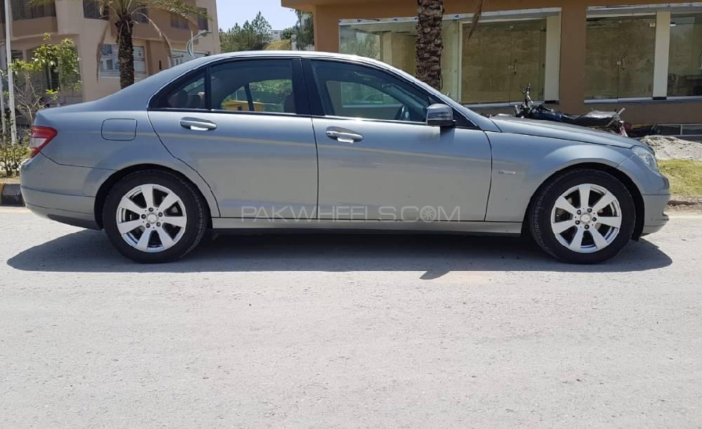 Mercedes Benz C Class 2009 for Sale in Mirpur A.K. Image-1