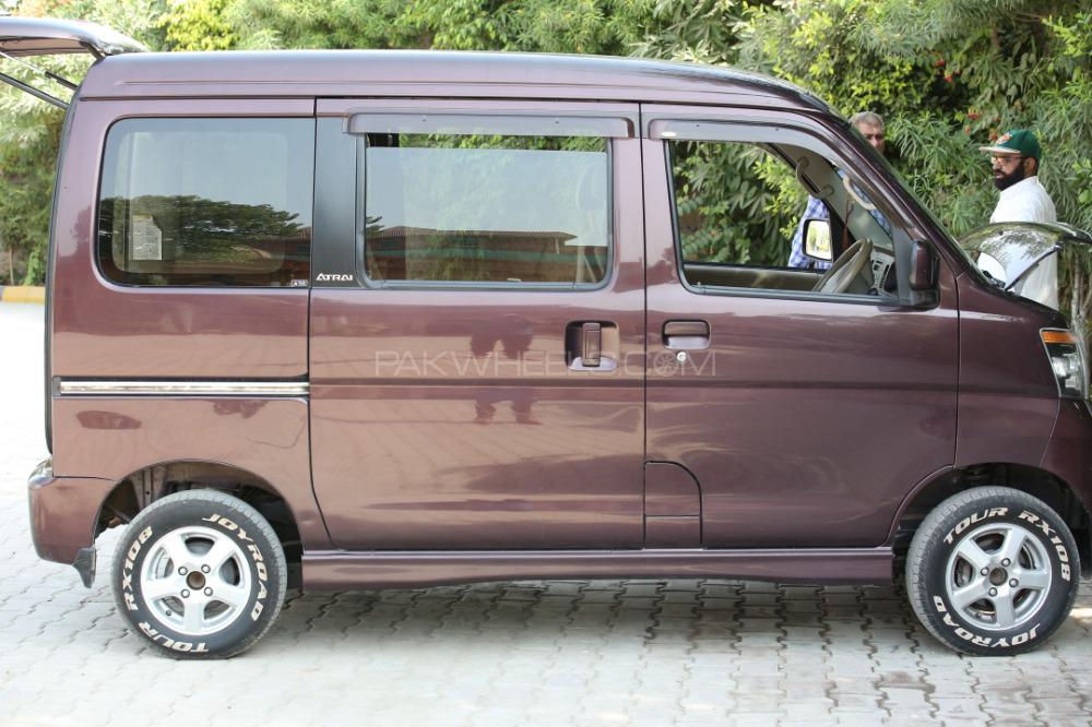 Daihatsu Atrai Wagon 2011 for Sale in Peshawar Image-1