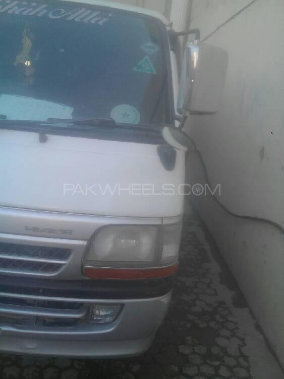 Toyota Hiace 2001 for Sale in Peshawar Image-1