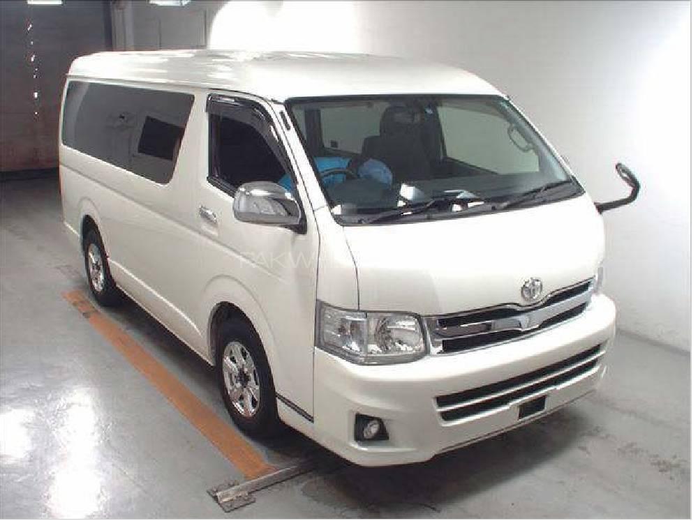 Toyota hiace 2013