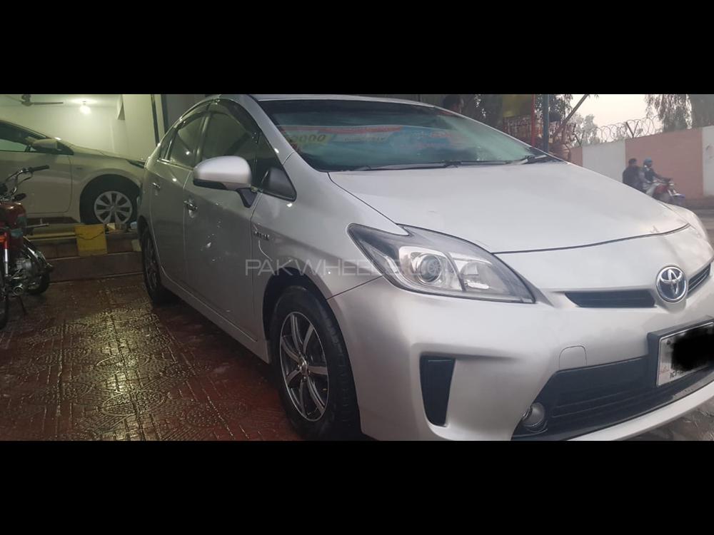 Toyota Prius 2013 for Sale in Sahiwal Image-1