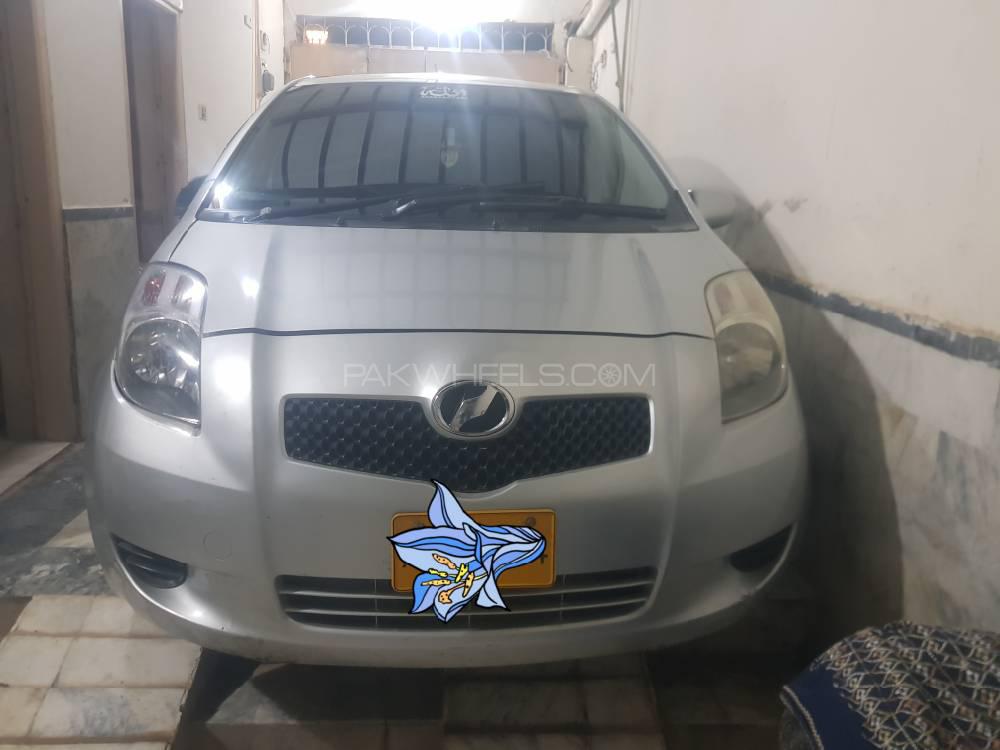 Toyota Vitz 2007 for Sale in Jacobabad Image-1