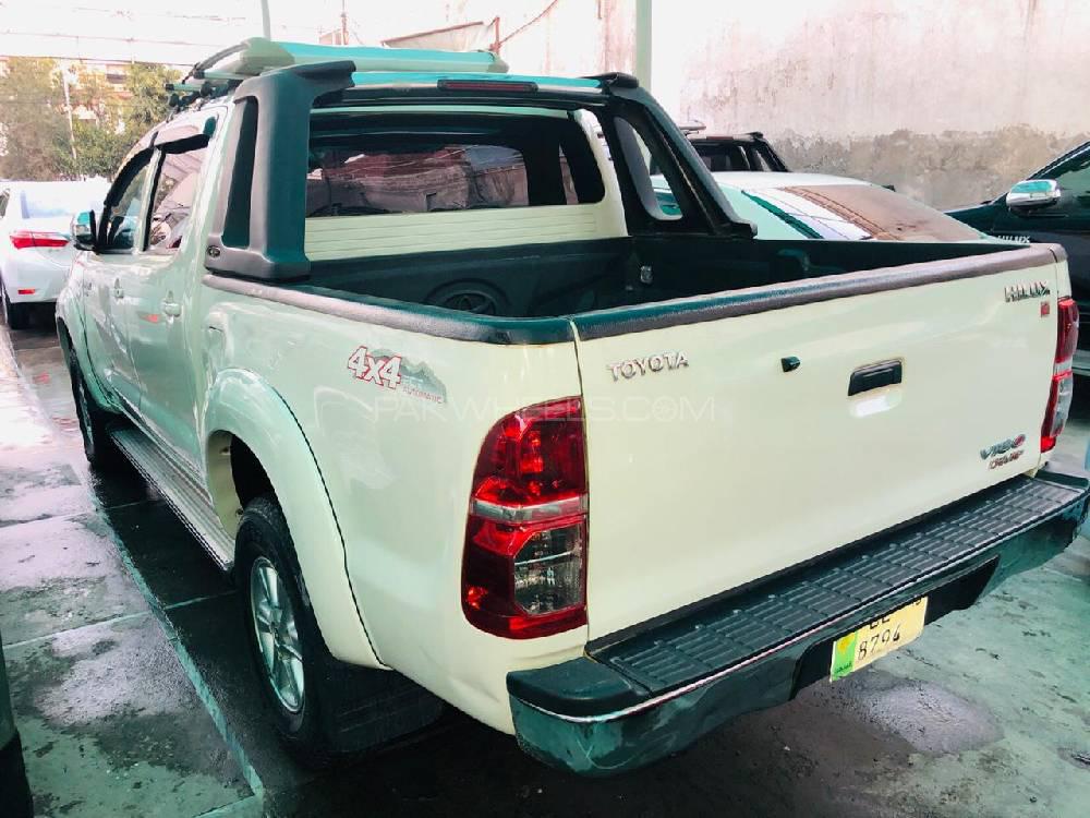 Toyota Hilux 2014 for Sale in Lahore Toyota Hilux 2014 for Sale in Lahore Image-4