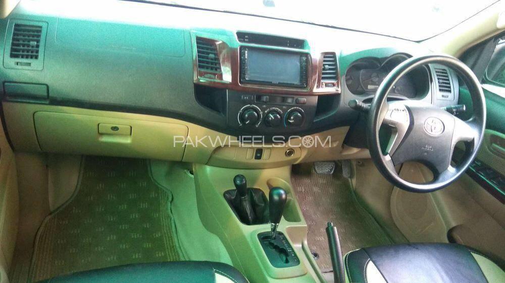 Toyota Hilux 2014 for Sale in Lahore Toyota Hilux 2014 for Sale in Lahore Image-9