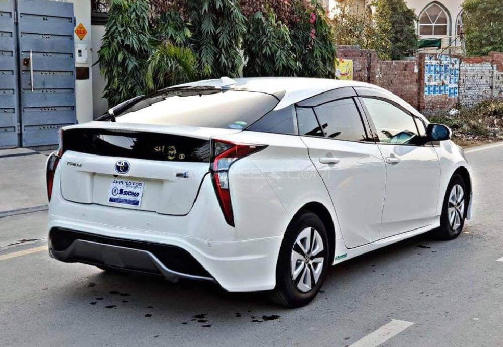 Toyota Prius 2016 for Sale in Lahore Toyota Prius 2016 for Sale in Lahore Image-5