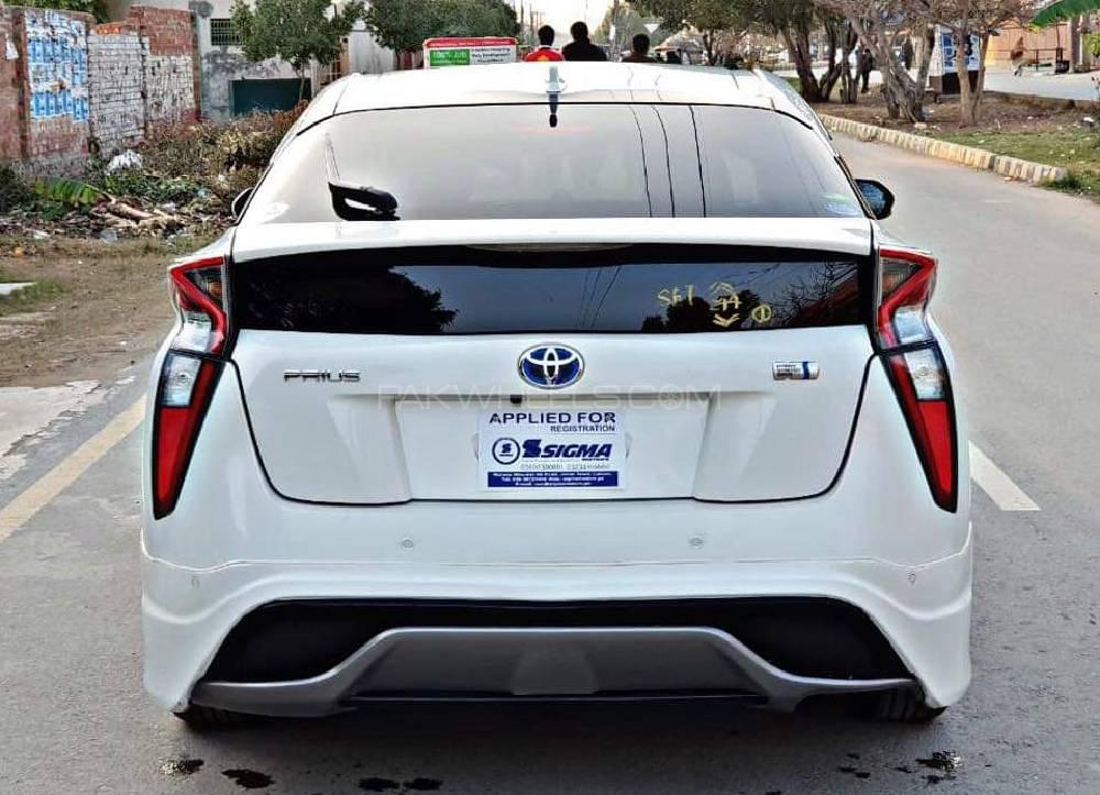 Toyota Prius 2016 for Sale in Lahore Toyota Prius 2016 for Sale in Lahore Image-4