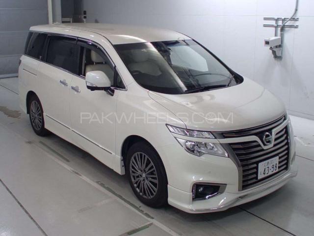 Nissan Elgrand 2017 for Sale in Lahore Image-1