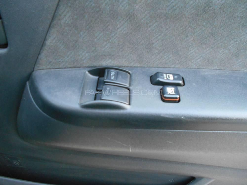 Toyota Hiace 2013 for Sale in Lahore Toyota Hiace 2013 for Sale in Lahore Image-11