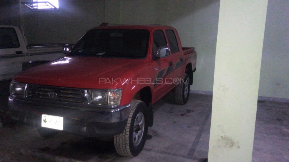 Toyota Hilux 2000 for Sale in Peshawar Image-1