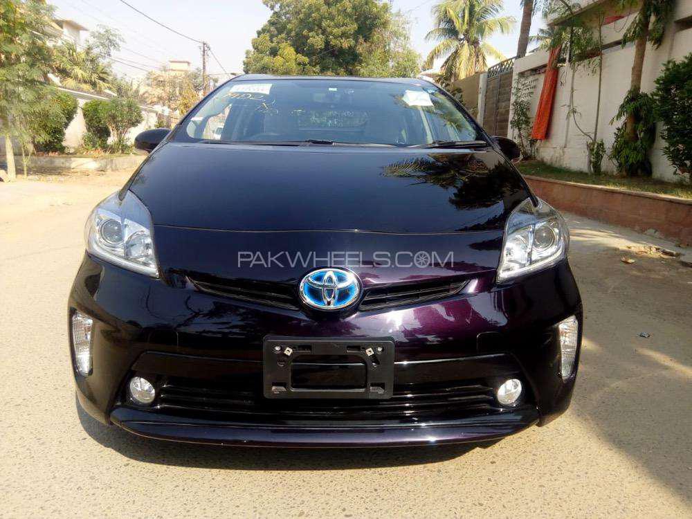 ٹویوٹا پرایوس 2015 for Sale in کراچی Image-1