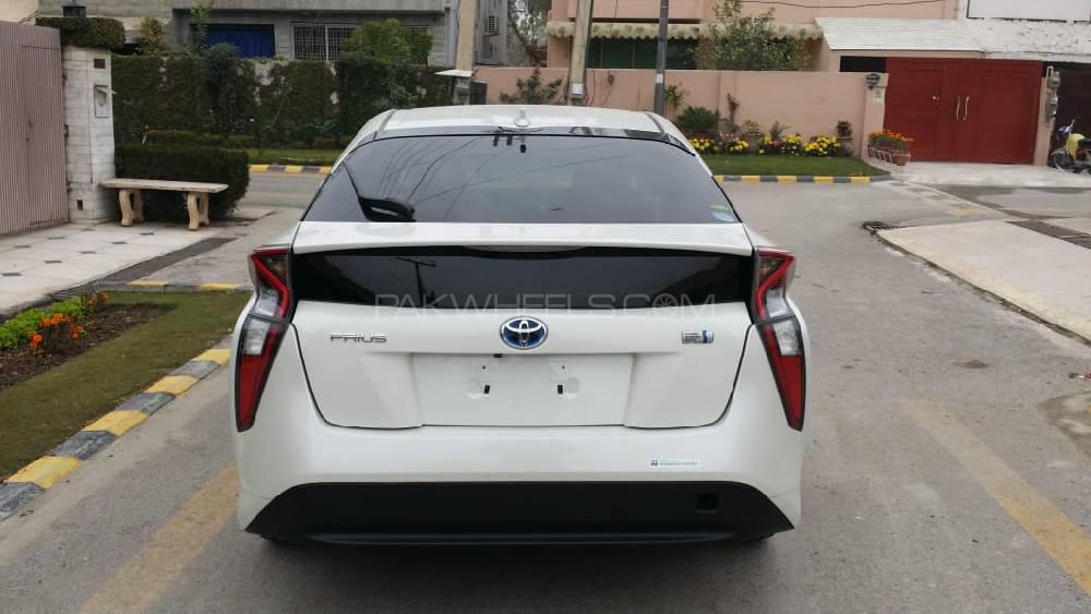 Toyota Prius 2016 for Sale in Islamabad Toyota Prius 2016 for Sale in Islamabad Image-2