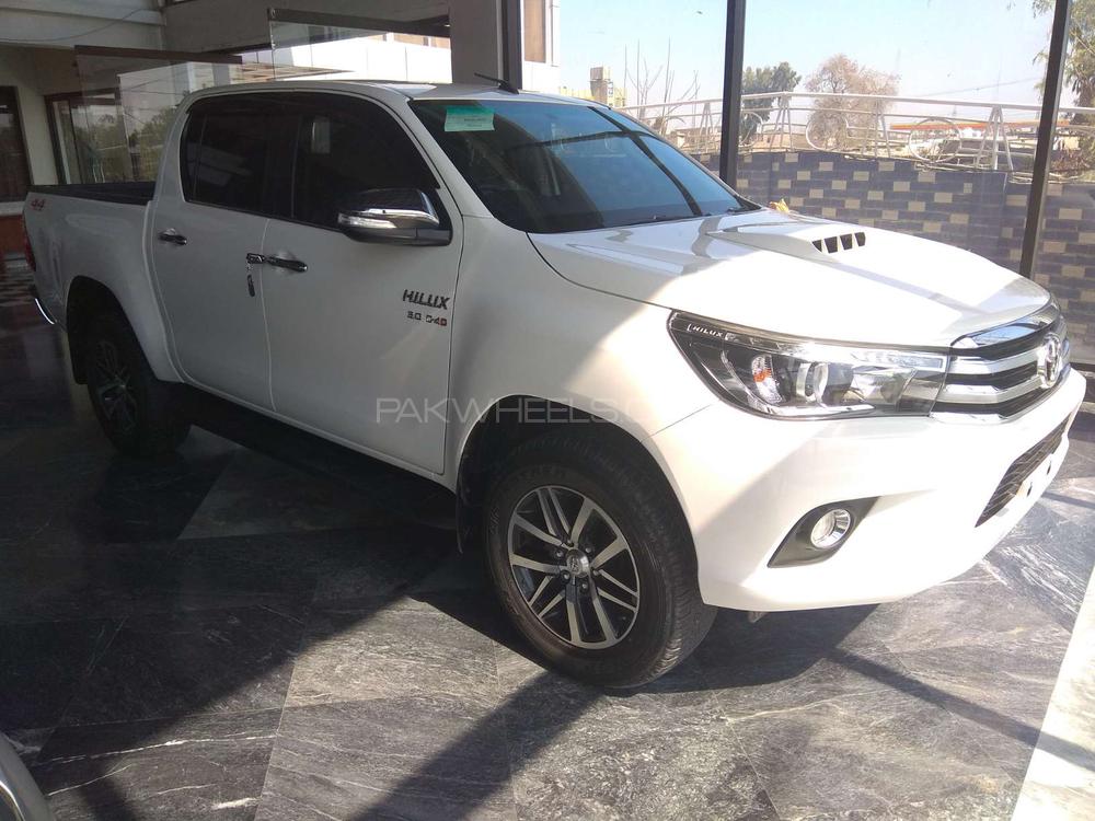 Toyota Hilux 2018 for Sale in Peshawar Toyota Hilux 2018 for Sale in Peshawar Image-3