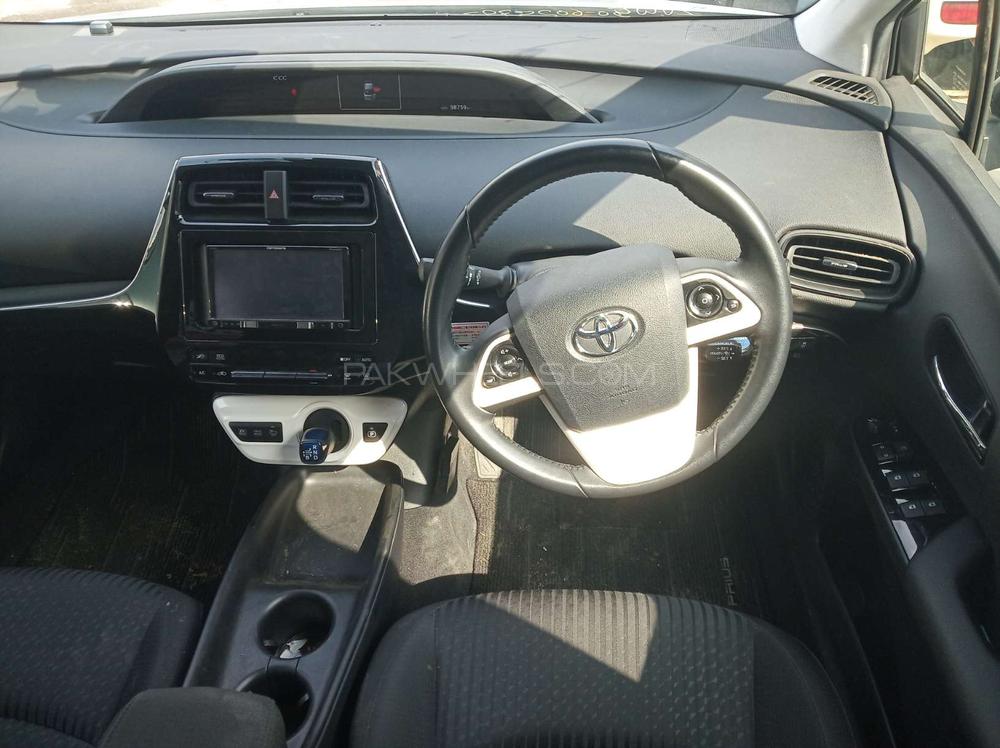 Toyota Prius 2016 for Sale in Gujranwala Toyota Prius 2016 for Sale in Gujranwala Image-6
