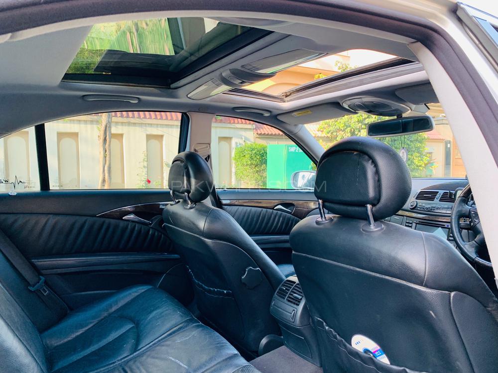 Mercedes Benz E Class 2004 for Sale in Lahore Mercedes Benz E Class 2004 for Sale in Lahore Image-19