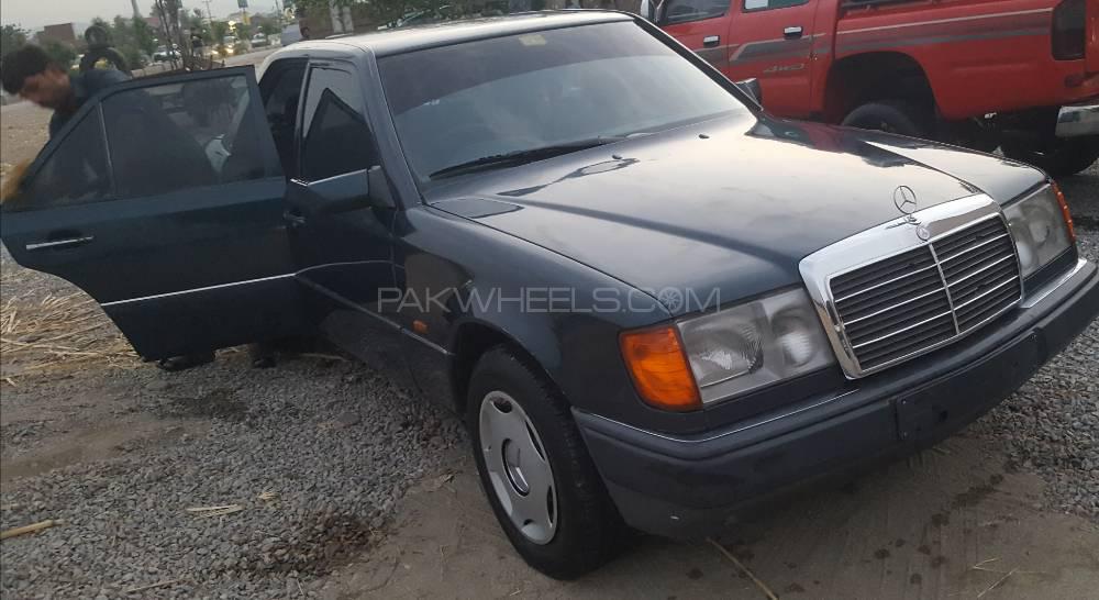 Mercedes Benz E Class 1986 for Sale in Peshawar Image-1