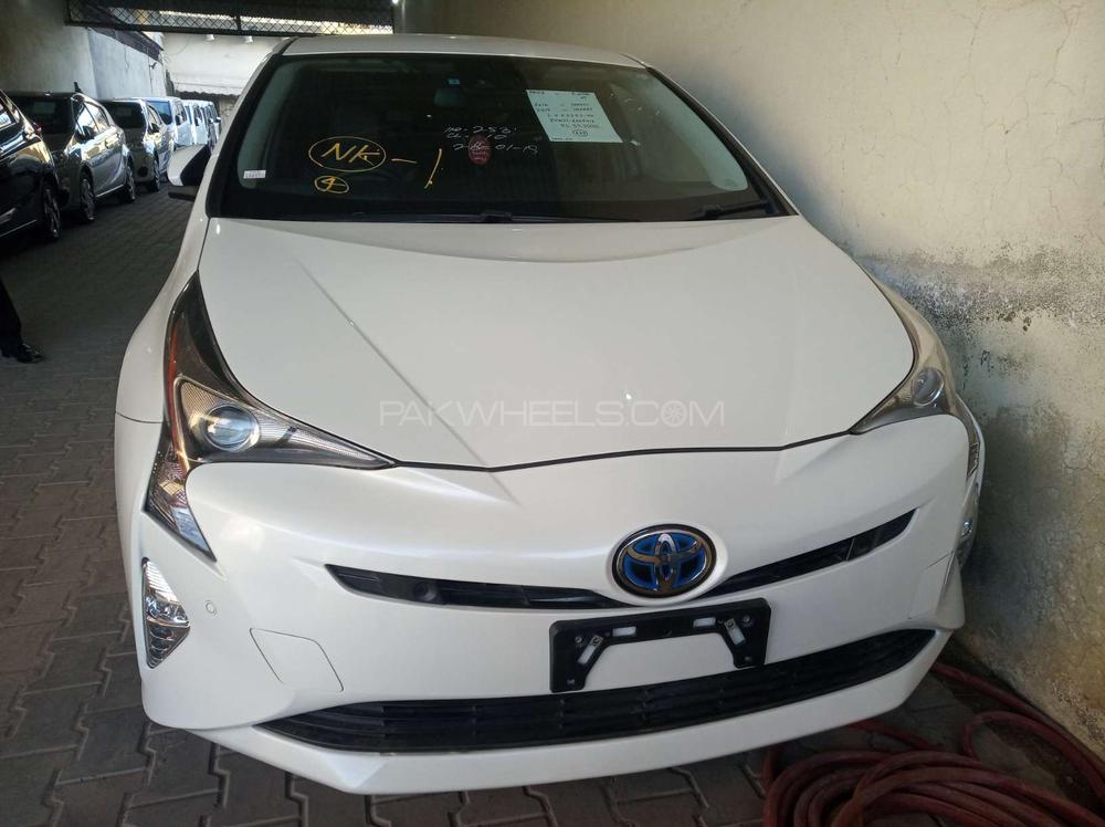 Toyota Prius 2016 for Sale in Sialkot Image-1