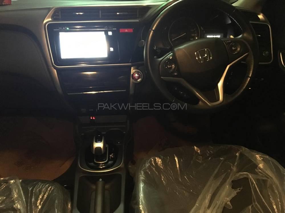 Honda Grace Hybrid 2015 for Sale in Multan Honda Grace Hybrid 2015 for Sale in Multan Image-8