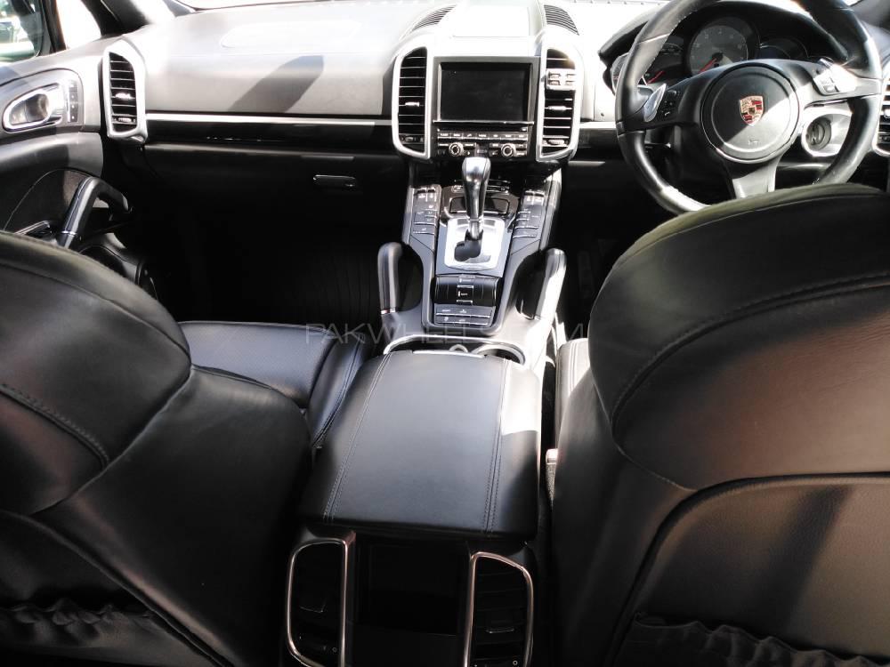 پورشے کائین 2012 for Sale in اسلام آباد پورشے کائین 2012 for Sale in اسلام آباد Image-9