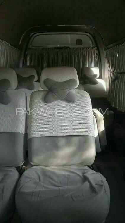 Toyota Hiace 2005 for Sale in Karachi Toyota Hiace 2005 for Sale in Karachi Image-2