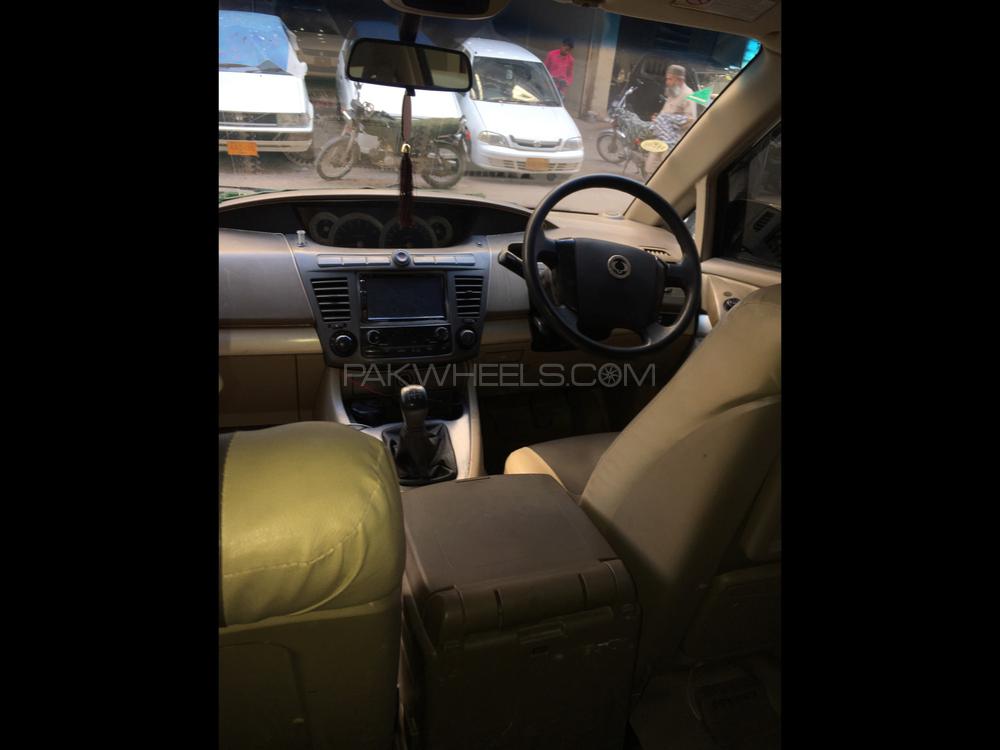 SsangYong Stavic 2005 for Sale in Karachi SsangYong Stavic 2005 for Sale in Karachi Image-13