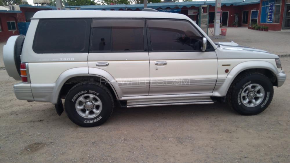 Mitsubishi Pajero 1995 for Sale in Nowshera cantt Image-1