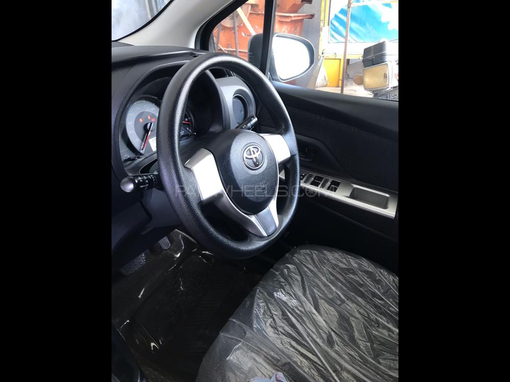 Toyota Vitz 2015 for Sale in Attock Image-1