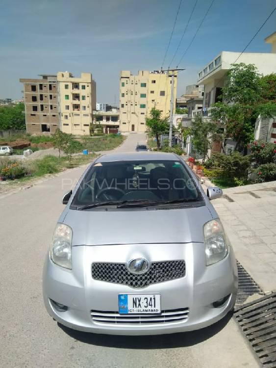 Toyota Vitz 2005 for Sale in Haripur Image-1