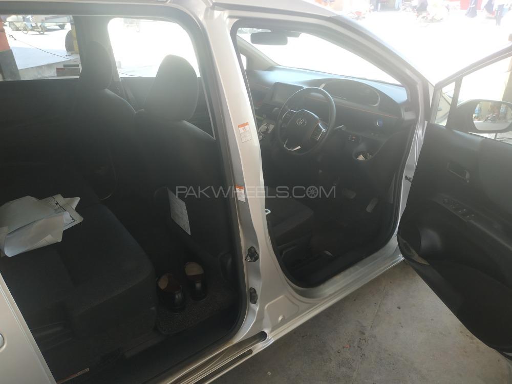 Toyota Sienta 2015 for Sale in Multan Toyota Sienta 2015 for Sale in Multan Image-8